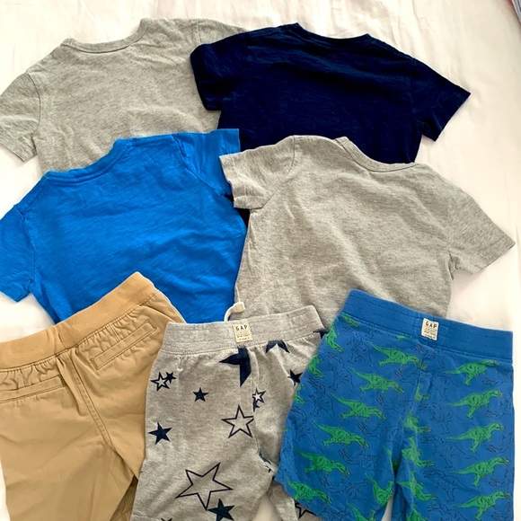GAP bundle - Size 2 YR - 4 Shirts + 3 Shorts - Picture 2 of 15